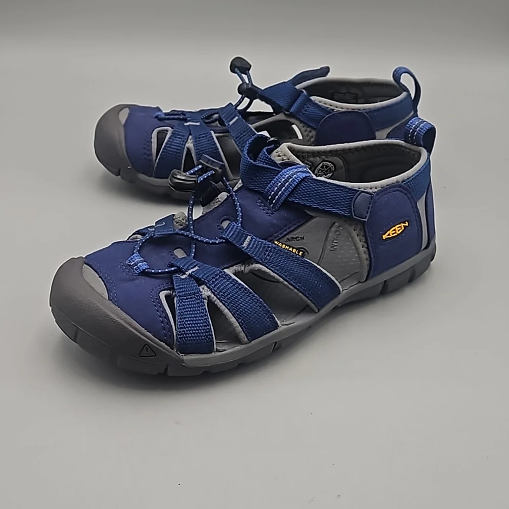 Keen Sandals Kid size 4 blue hiking sandals